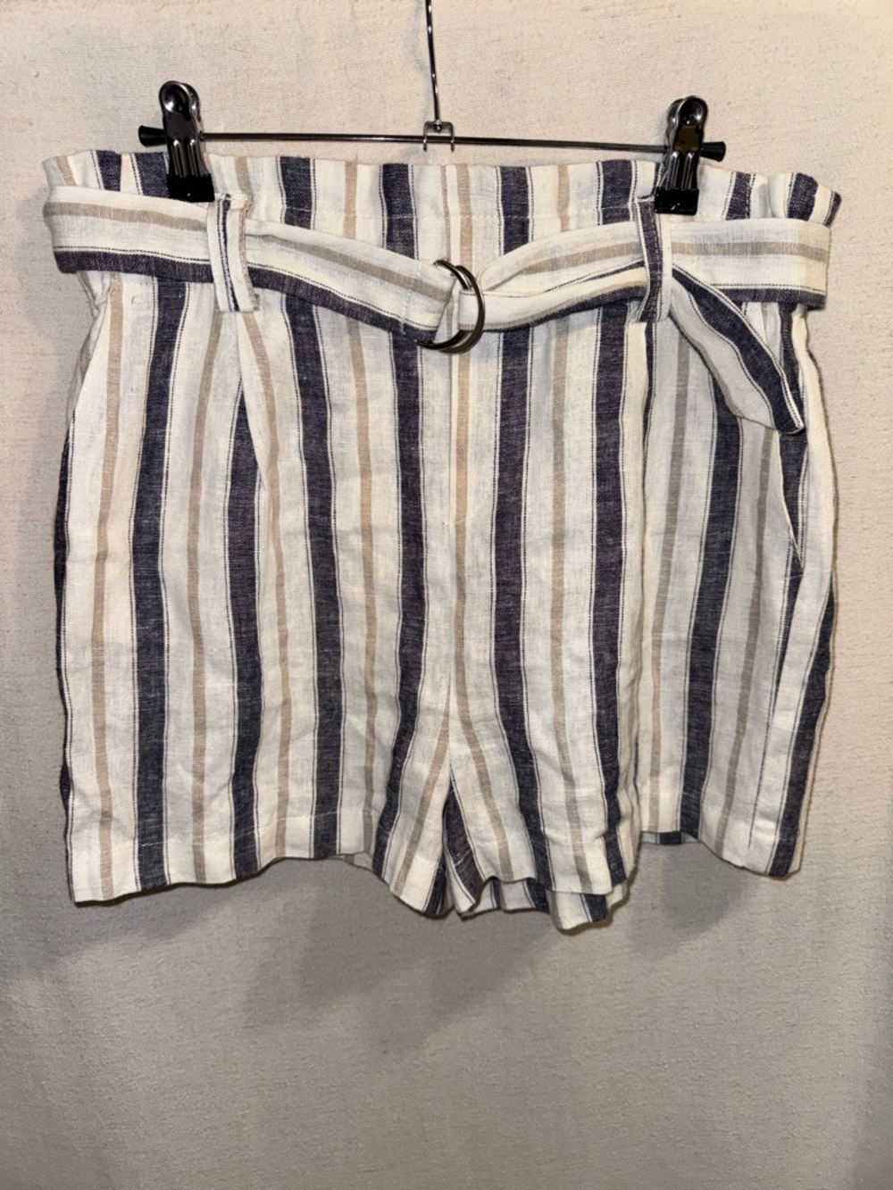 Love Tree Linen Paperbag Shorts Size L NWT Belted